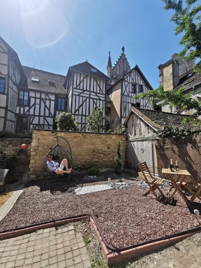 Le Papillon De La Cathedrale - Calme - Jardin - Wifi Appartement Troyes Buitenkant foto