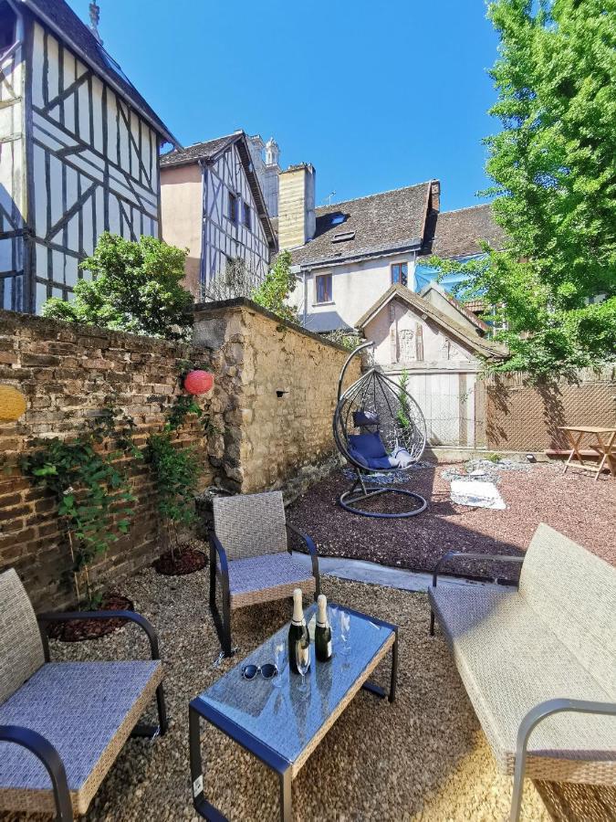 Le Papillon De La Cathedrale - Calme - Jardin - Wifi Appartement Troyes Buitenkant foto